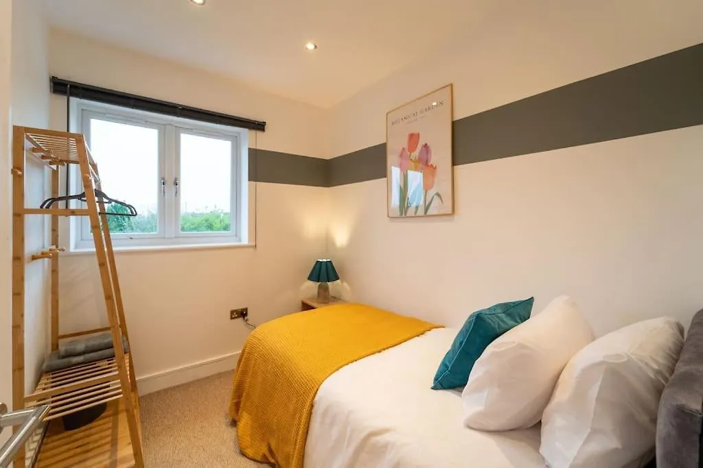 Holiday home Huge Monthly Savings - Private Parking & Wifi Villa Down Hatherley